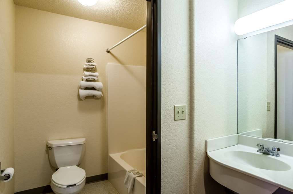 Travelodge By Wyndham Chadron Room photo